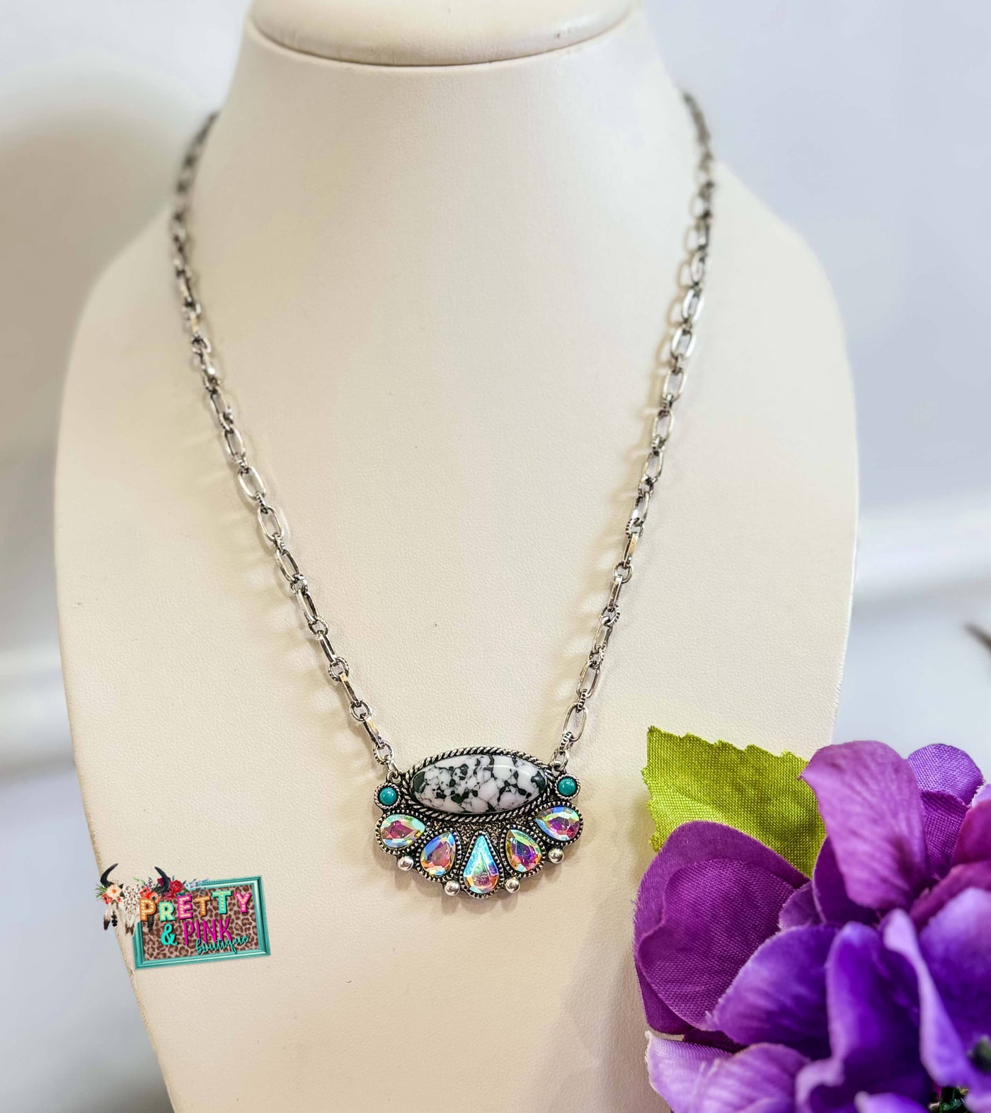 Dessert Bloom Necklace White