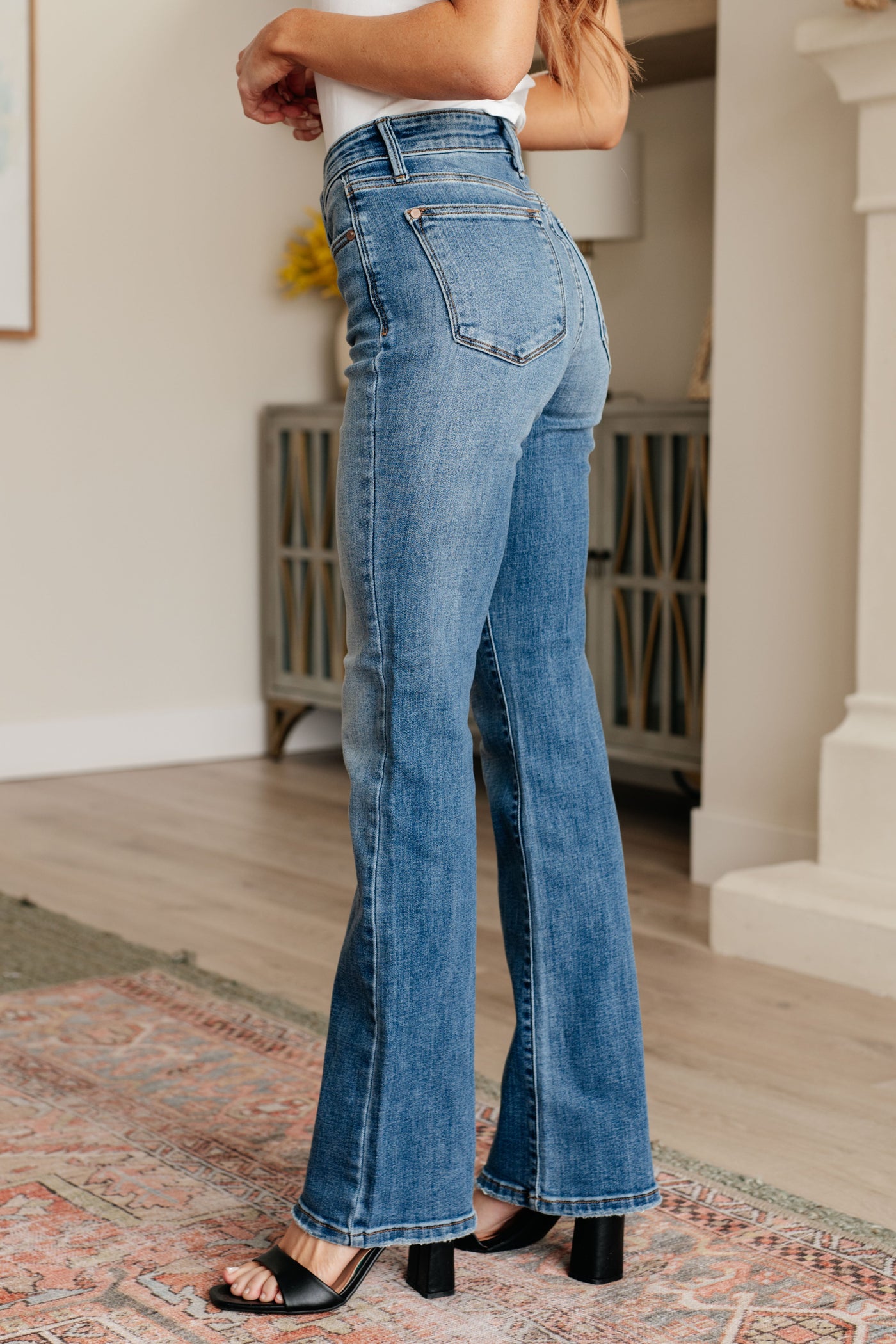 Judy Blue Genevieve Mid Rise Vintage Bootcut Jeans🩷