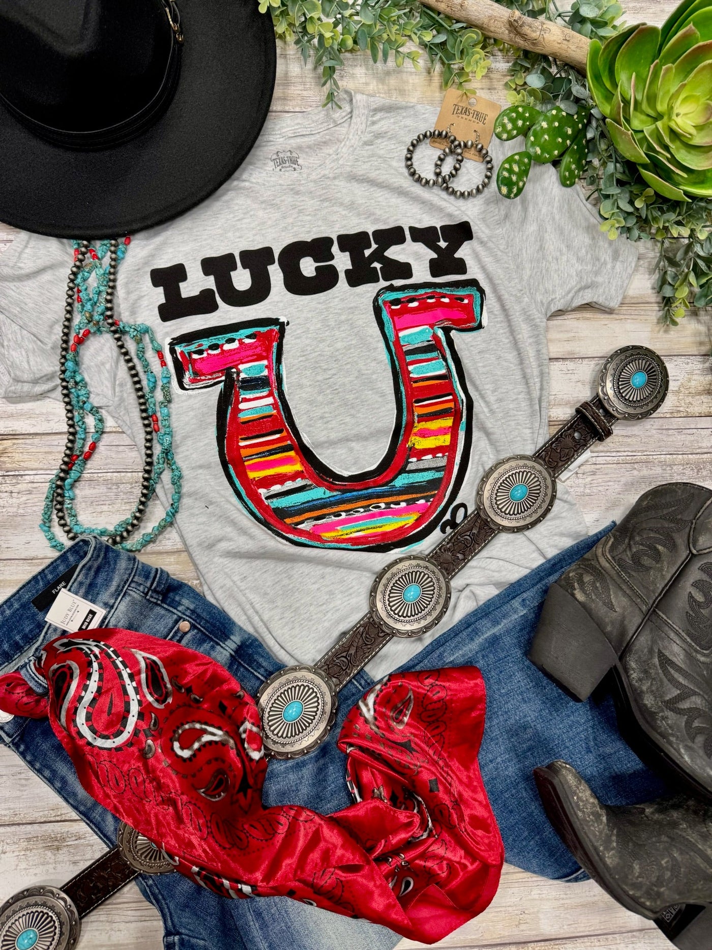 Callie Ann Stelter Lucky Serape Horseshoe Tee🩷