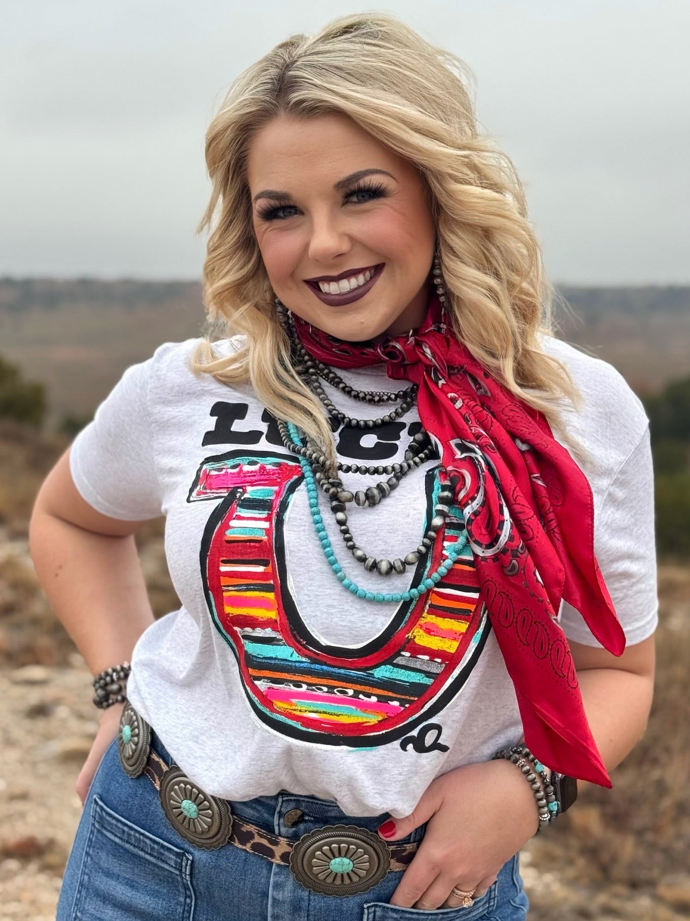 Callie Ann Stelter Lucky Serape Horseshoe Tee🩷