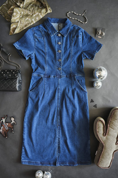 The Lil Denim Dress 🩷