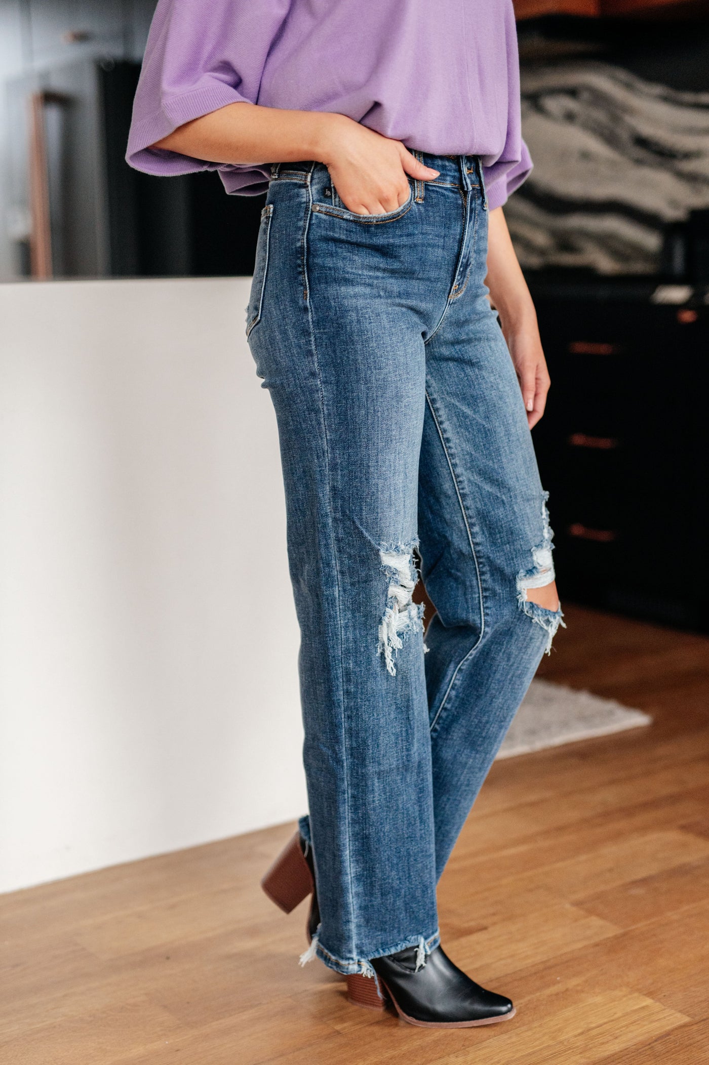 Judy Blue Rose High Rise 90's Straight Jeans in Dark Wash🩷