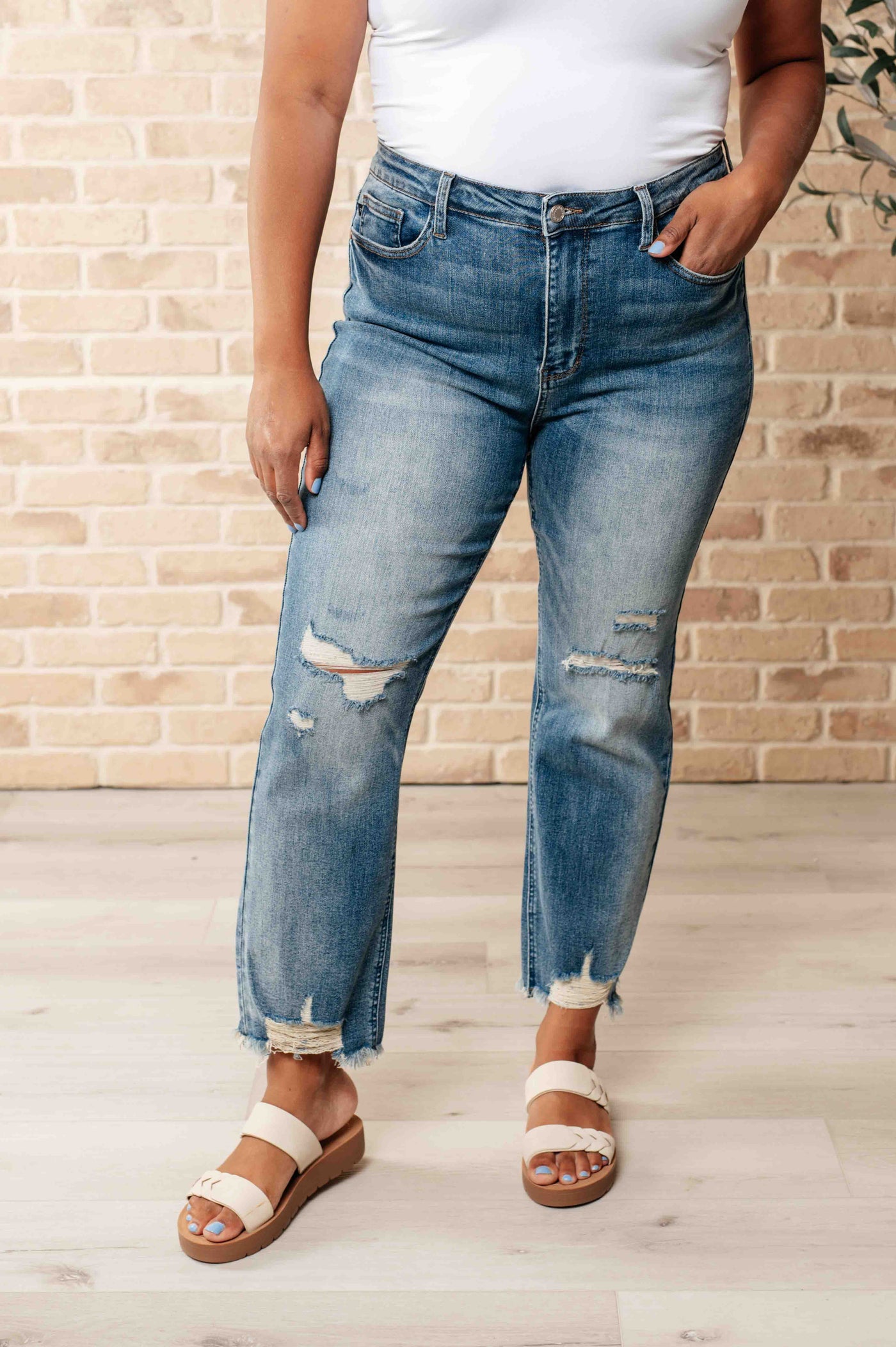 Judy Blue Sammy High Waist Distressed Crop Straight Leg Jeans🩷