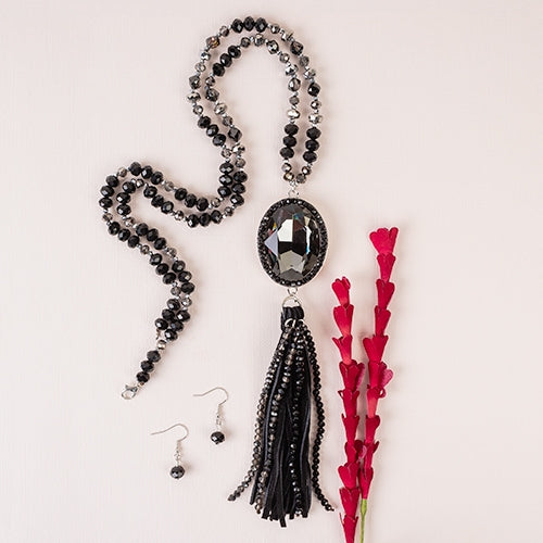 Leanna Tassel Necklace